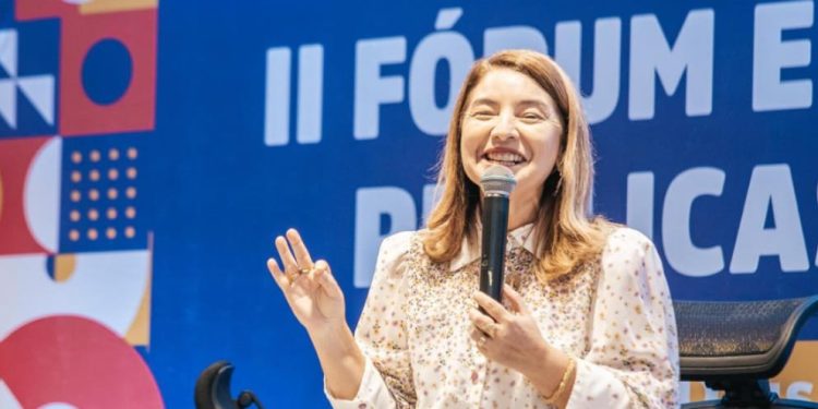 São Luís/MA – Iracema Vale profere palestra no II Fórum Estadual de Políticas Públicas para as Mulheres