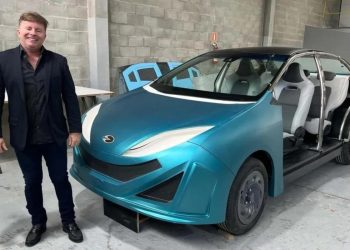 Elon Musk brasileiro cria carro que faz 1.000 km com 30 l de etanol: “melhor que elétrico”