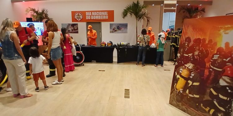 São Luís/MA – Exposição dos bombeiros atrai público com mostra de equipamentos e cães de resgate