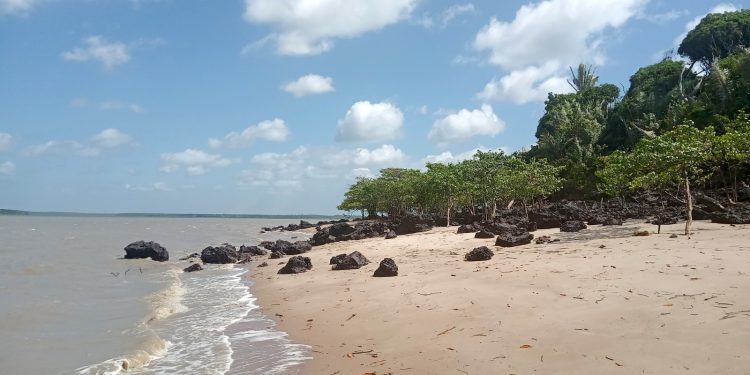 Agende seu passeio pelas belezas naturais de Bequimão e conheça a Ilha de Imbotíua 🏝️