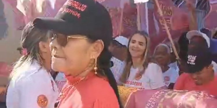 ARRASTÃO DA VEREADORA FATIMA ARAÚJO PELAS RUAS DA ILHA DE SÃO LUÍS