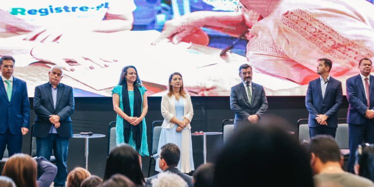 Iracema Vale participa do Encontro para Erradicação do Sub-registro de Nascimento no Maranhão