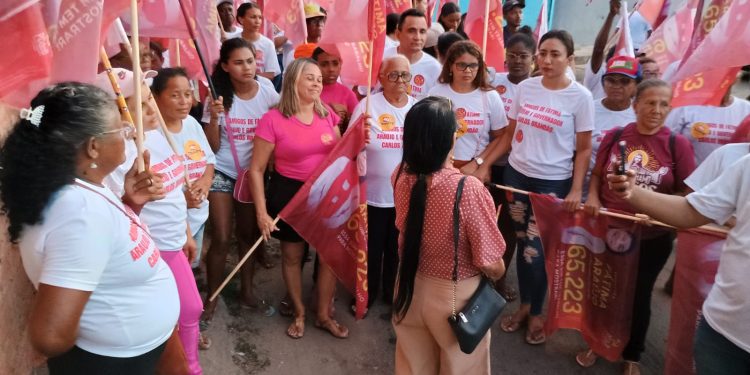 Fátima Araújo realiza caminhada nos conjuntos Codozinho e Jardim Conceição. 65223