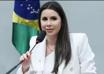 Brasília – Bolsonaristas pressionam por emendas e marcam para terça-feira análise de pacote de propostas anti-STF
