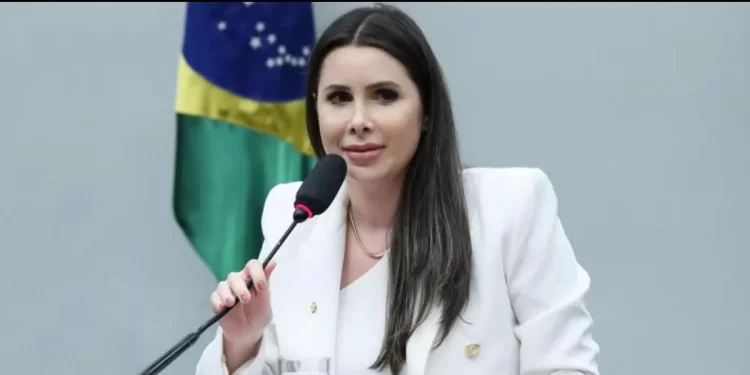 Brasília – Bolsonaristas pressionam por emendas e marcam para terça-feira análise de pacote de propostas anti-STF