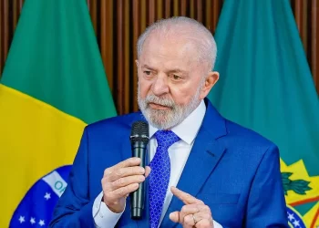 Brasília – Lula recebe governador argentino Axel Kicillof, principal opositor de Javier Milei