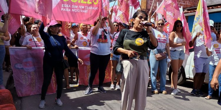 FÁTIMA ARAÚJO FAZ CAMINHADA NO JOÃO DE DEUS COM SUCESSO