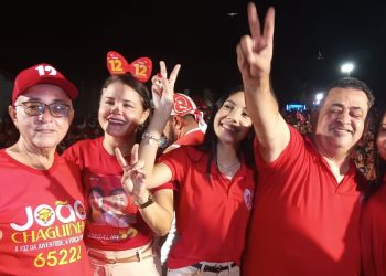 BEZALIEL E CHAGUINHA no povoado Bom Sucesso em Mata Roma, mostram a potência da ONDA VERMELHA do 12 liderada por jovens pedindo mudanças.