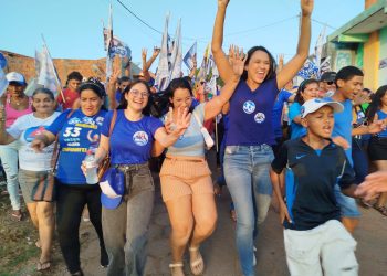 Naila Gonçalo faz caminhada e colagem nas comunidades de Novo Horizonte e Capadócia em Bacabeira e mostra que o 33 é o mais forte na disputa eleitoral de outubro