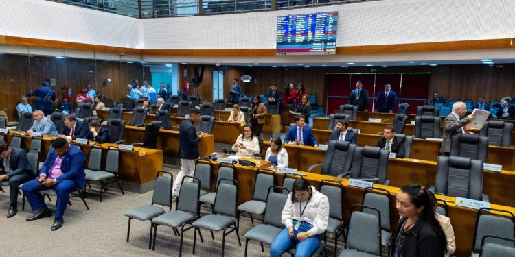 São Luís/MA – Deputados saem em defesa do governador Brandão após críticas de Othelino