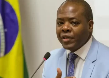 PF abre investigação sobre denúncias de assédio sexual contra o ministro Silvio Almeida