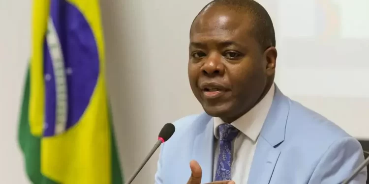 PF abre investigação sobre denúncias de assédio sexual contra o ministro Silvio Almeida