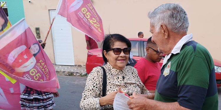Fátima Araujo na reta final de campanha, caminhada em Santo Antônio