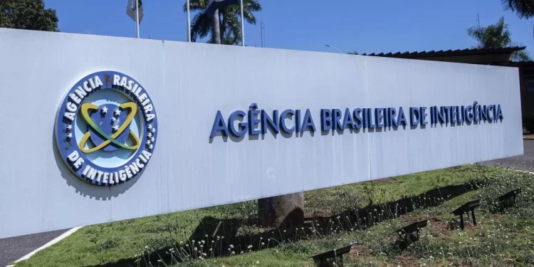 Brasília – PF prende assessor do PL envolvido na divulgação de fake news pela ‘Abin Paralela’ do governo Bolsonaro