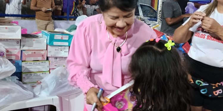 FÁTIMA ARAÚJO realiza sonhos de milhares de crianças no Bairro João de Deus, promovendo mega festa com muitos brinquedos e diversões.