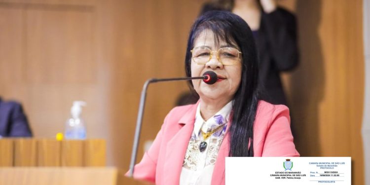 FÁTIMA ARAÚJO participa da Sessão Ordinária na camara para debater interesses da população .