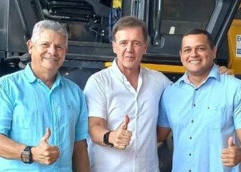 Vereador Eleito Robert Costa participa de entrega de Pá Carregadeira ao município de Icatu