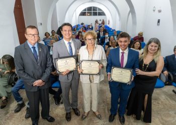 São Luís/MA – Felipe Camarão recebe Comenda Antônio Lopes durante celebrações pelos 99 anos do Instituto Histórico e Geográfico do Maranhão