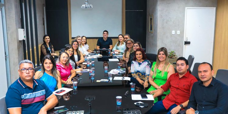 São Luís/MA – Secretário da Saúde reforça assistência à população durante diálogo com gestores da região de Pinheiro