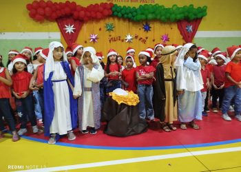E NA GRANDE ILHA / O Instituto Bom Pastor Celebra a Cantata Natalina da Educação Infantil Refletindo o Espírito Natalino e União Entre alunos, famílias e comunidades.