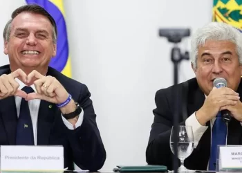 Brasília – Governo Bolsonaro pagou viagens para indiciado pela PF mostrar suposta fragilidade da urna eletrônica, aponta inquérito do golpe