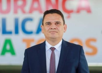 Dr. MAURÍCIO MARTINS SECRETÁRIO DO ESTADO DA SEGURANÇA DESEJA UM FELIZ 2025 A TODOS