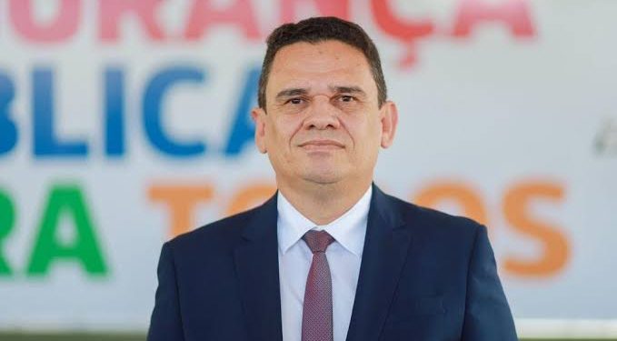 Dr. MAURÍCIO MARTINS SECRETÁRIO DO ESTADO DA SEGURANÇA DESEJA UM FELIZ 2025 A TODOS