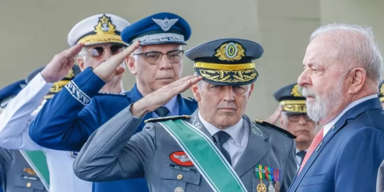 Brasília – Lula se reúne com ministro da Defesa e comandantes das Forças Armadas em meio a revelações sobre plano golpista
