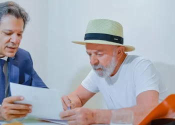 Brasília – Salário mínimo sobe 7,5% e a passa a R$ 1.518 em janeiro de 2025