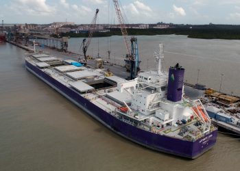 São Luís/MA – Porto do Itaqui movimenta recorde histórico: maior lote de fertilizantes descarregado em navio de grande porte