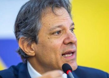 Portaria normativa da receita federal inibe operações financeiras através do pix e pode causar cortes no bolsa família.