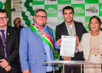 MATÕES DO NORTE  / Solimar Alves e Luza Paiva tomam posse como prefeito e vice.