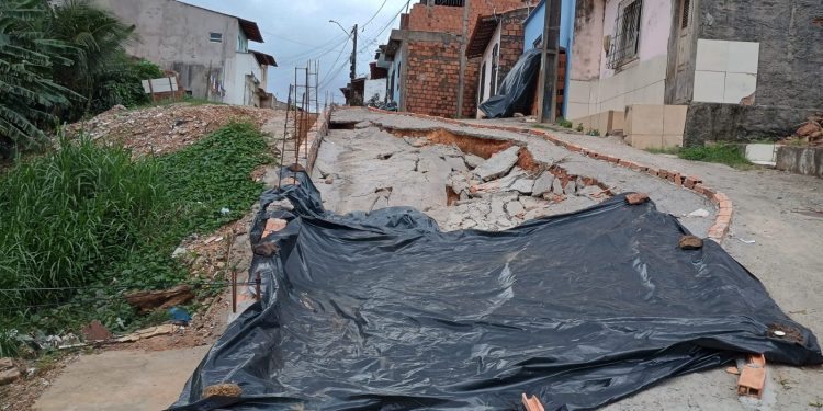 NA GRANDE ILHA / Serviço mal feito pela prefeitura, deixa moradores desesperados no bairro Residencial João Alberto.