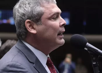 Brasília – Lindbergh Farias menciona o 8/1 e detalha o planejamento do golpe: ‘Bolsonaro tem que ser preso’ (vídeo)