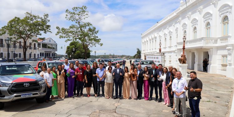 São Luís/MA – Governo entrega 18 novos veículos e renova frota das Unidades Regionais de Saúde (URS)