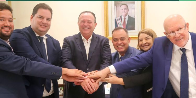 São Luís/MA – Governador Carlos Brandão recebe novos deputados estaduais no Palácio dos Leões