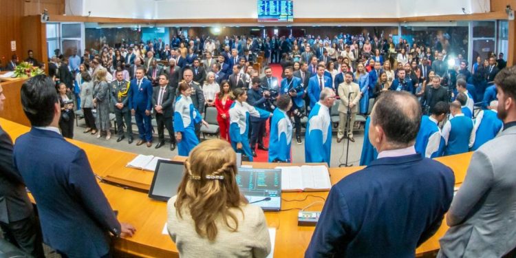 Parlamentares falam sobre expectativas para o novo ano legislativo