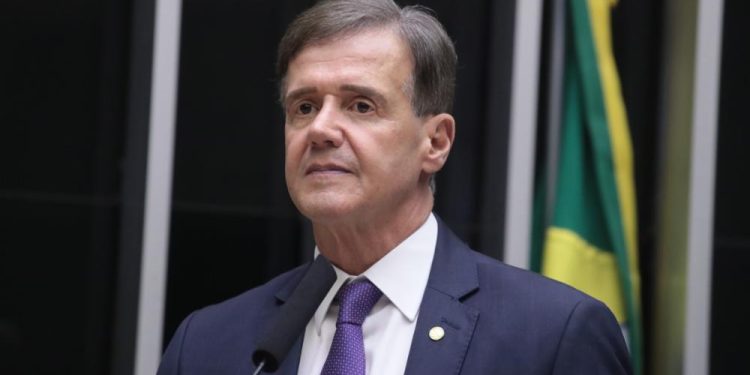Brasília – Aluisio Mendes sai em defesa de Iracema Vale em discurso na Câmara Federal