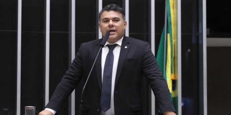 São Luís/MA – Deputado federal Ivan Junior aponta constrangimento ao STF por grupo dinista