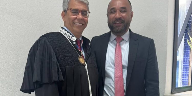 PREFEITO DE BACABAL, ROBERTO COSTA NA SOLENIDADE DE POSSE DO Desembargador PAULO VELTEN, NO TRE-MA