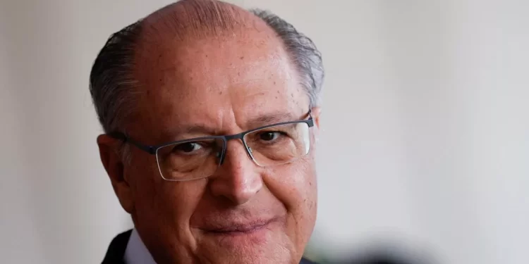 Brasília – Democracia sai fortalecida após denúncia da PGR, diz Alckmin