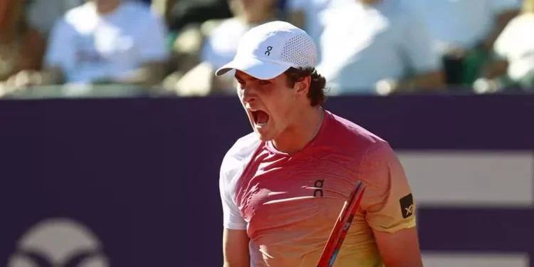 Argentina – O Brasil tem um novo ídolo no esporte: aos 18 anos, João Fonseca é campeão em Buenos Aires