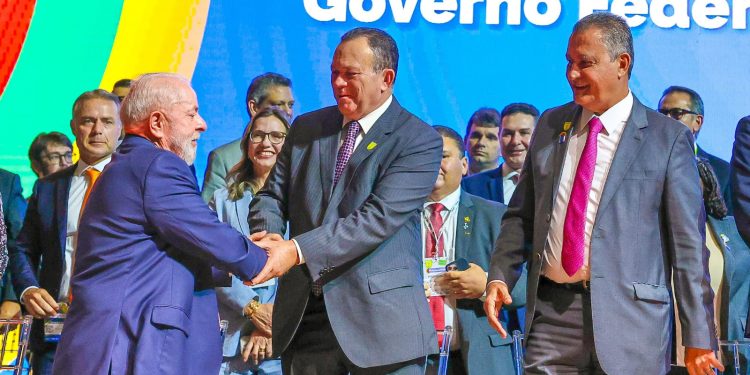 Brasília – Brandão participa de ação do governo federal para fortalecer o municipalismo e o pacto federativo