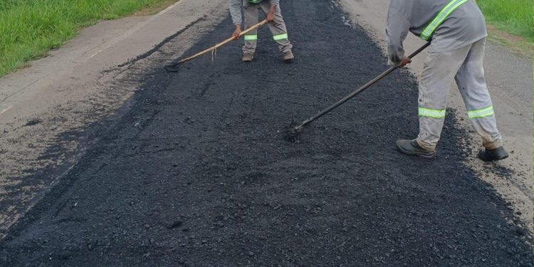 Governo segue trabalhando para melhorar trafegabilidade na MA-014, na Baixada Maranhense