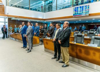 São Luís/MA – Alema faz minuto de silêncio em memória de influenciadora e de ex-procurador de Justiça