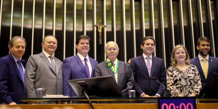 Brasília – Governador Brandão participa da homenagem aos 40 anos da redemocratização do Brasil