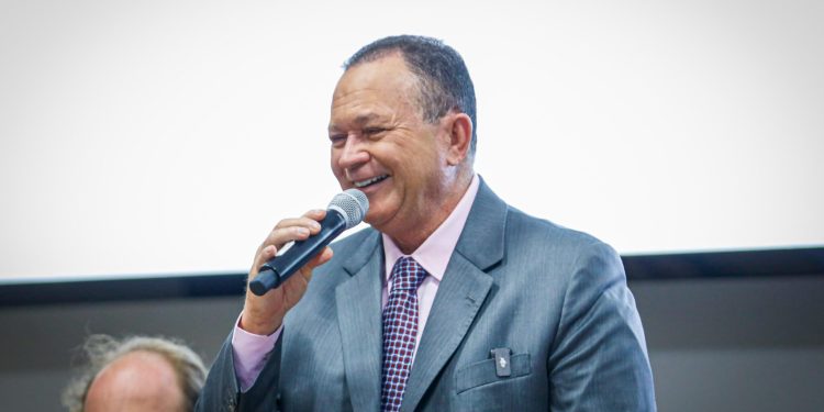 Em Brasília, Brandão assina contrato de R$ 45 milhões para reforçar combate a incêndios no Maranhão