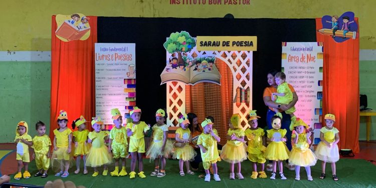 No Anjo da Guarda / Com Sucesso, Colégio Instituto Bom Pastor Apresenta Chá Literário e o tema SARAU DE POESIA.