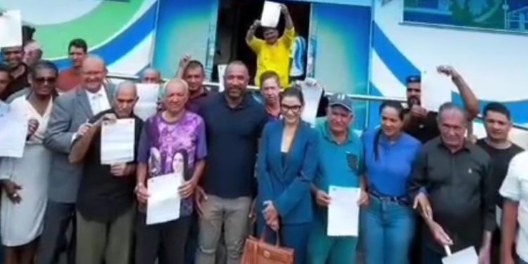 PREFEITO ROBERTO COSTA E MPMA MORALIZAM E PADRONIZAM SERVIÇO DE TÁXI EM BACABAL