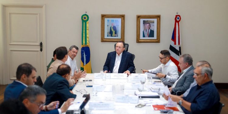 Brandão recebe prefeitos e prefeitas de várias regiões do Maranhão e reforça compromisso com o municipalismo